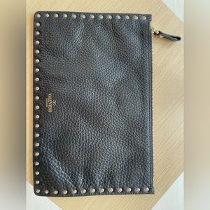 VALENTINO GARAVANI Rockstud Black Large Pouch- Great Condition!